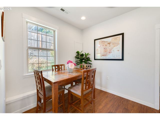 8615 Sw PINEBROOK St, Tigard, OR 97224