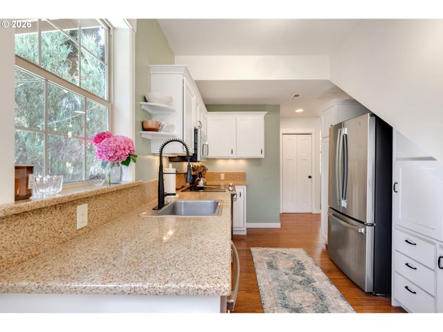 8615 Sw PINEBROOK St, Tigard, OR 97224