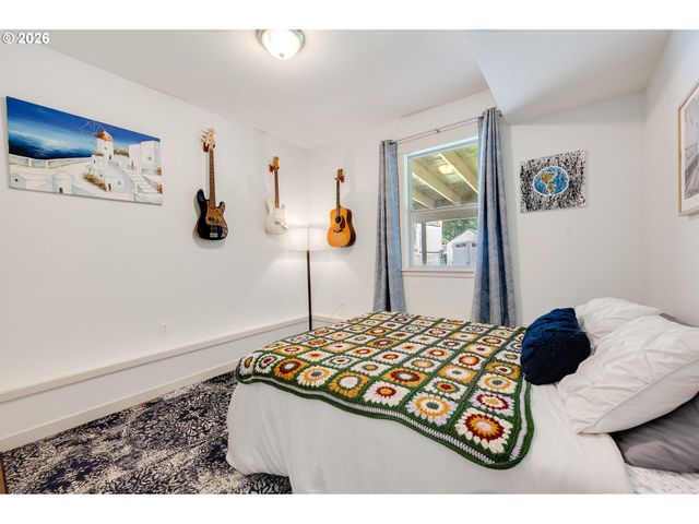 8615 Sw PINEBROOK St, Tigard, OR 97224