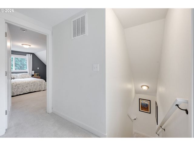 8615 Sw PINEBROOK St, Tigard, OR 97224