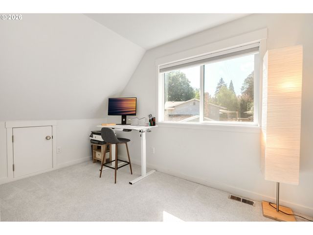 8615 Sw PINEBROOK St, Tigard, OR 97224