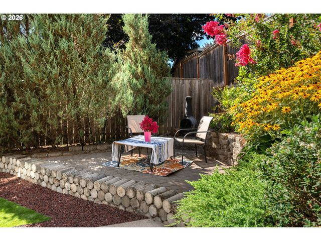 8615 Sw PINEBROOK St, Tigard, OR 97224