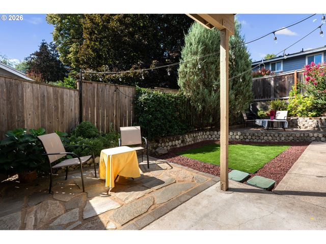 8615 Sw PINEBROOK St, Tigard, OR 97224