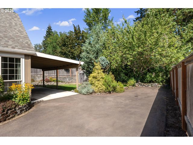 8615 Sw PINEBROOK St, Tigard, OR 97224