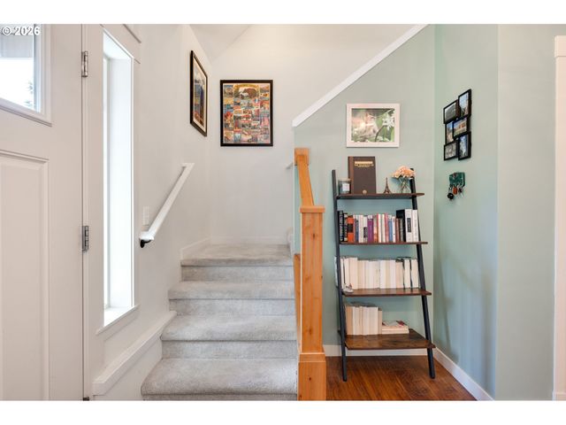 8615 Sw PINEBROOK St, Tigard, OR 97224