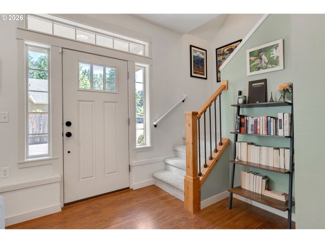 8615 Sw PINEBROOK St, Tigard, OR 97224