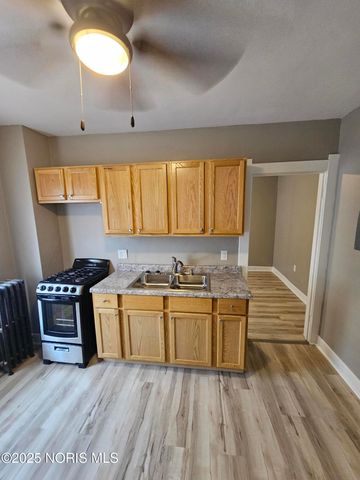 1114 N Superior Street, Toledo, OH 43604