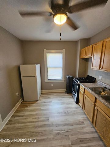 1114 N Superior Street, Toledo, OH 43604