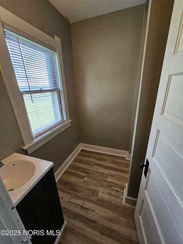 1114 N Superior Street, Toledo, OH 43604