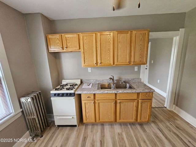 1114 N Superior Street, Toledo, OH 43604