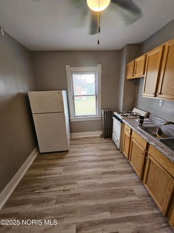 1114 N Superior Street, Toledo, OH 43604