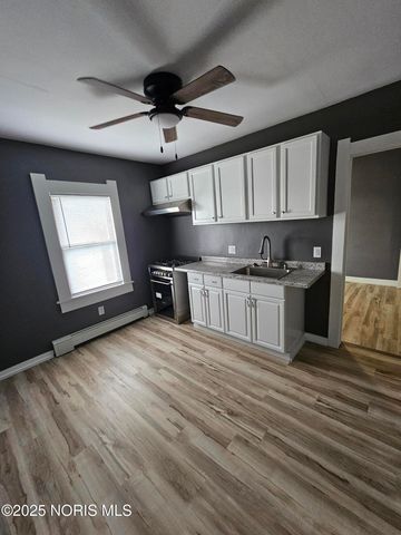 1114 N Superior Street, Toledo, OH 43604