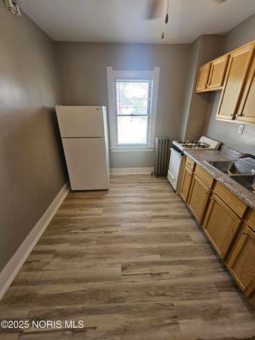 1114 N Superior Street, Toledo, OH 43604