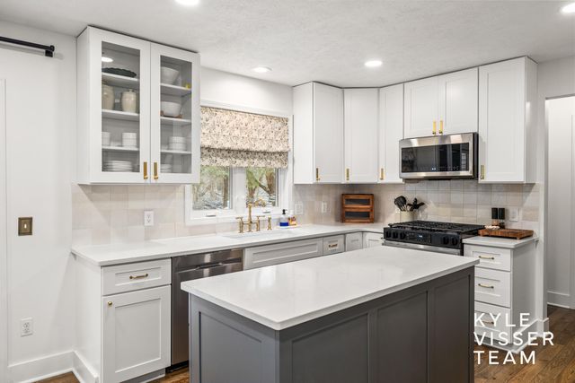 7033 Concolor Drive NE, Rockford, MI 49341