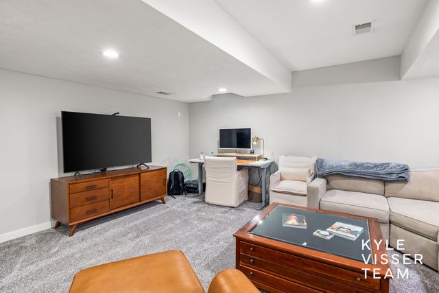 7033 Concolor Drive NE, Rockford, MI 49341