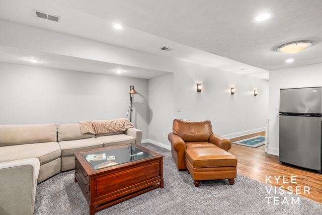 7033 Concolor Drive NE, Rockford, MI 49341