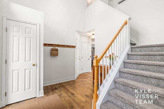 7033 Concolor Drive NE, Rockford, MI 49341