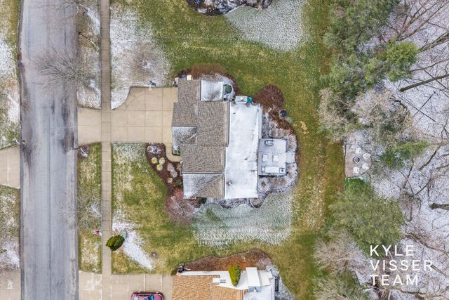 7033 Concolor Drive NE, Rockford, MI 49341