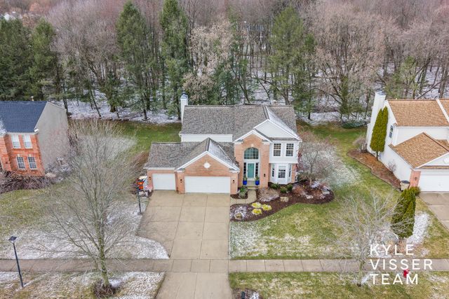 7033 Concolor Drive NE, Rockford, MI 49341
