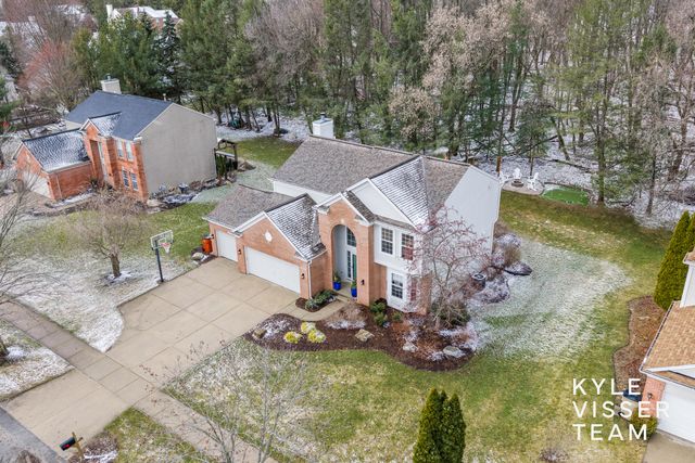 7033 Concolor Drive NE, Rockford, MI 49341