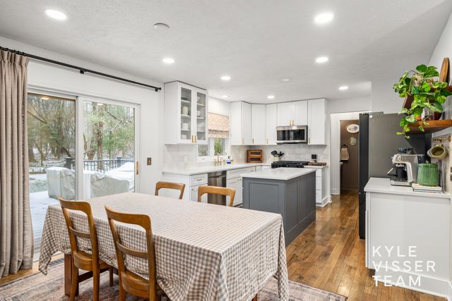 7033 Concolor Drive NE, Rockford, MI 49341