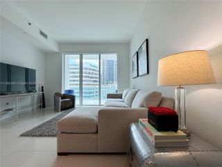 950 Brickell Bay Dr 1001, Miami, FL 33131