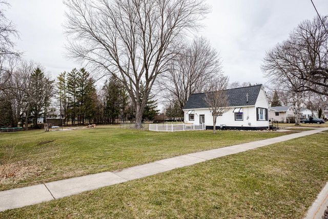 1514 River DRIVE, Watertown, WI 53094