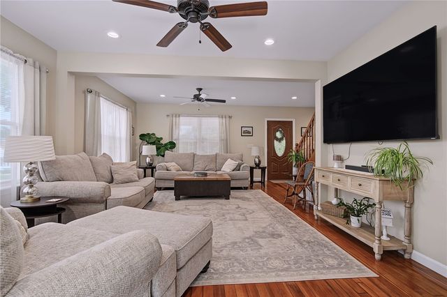 81 Rogers Avenue, Barrington, RI 02806