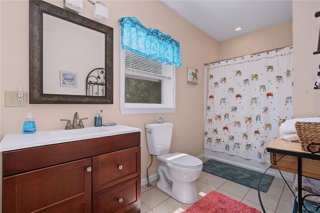 81 Rogers Avenue, Barrington, RI 02806