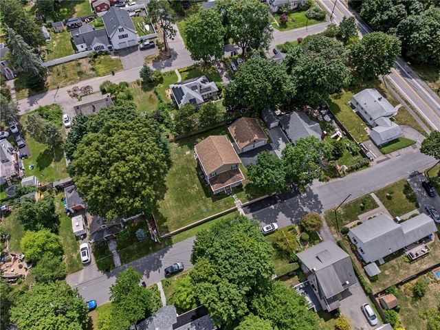 81 Rogers Avenue, Barrington, RI 02806