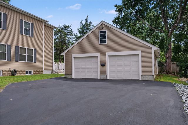 81 Rogers Avenue, Barrington, RI 02806