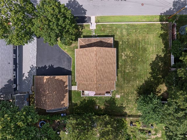 81 Rogers Avenue, Barrington, RI 02806