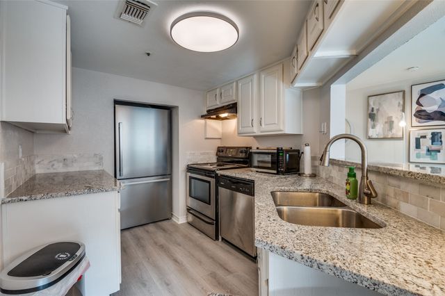 3033 San Jacinto Street 323, Dallas, TX 75204
