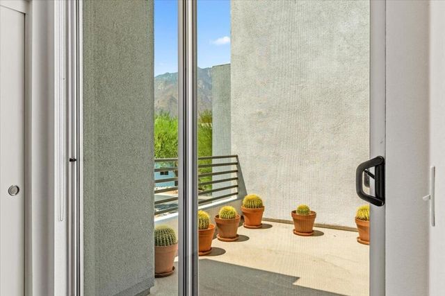 222 Breeze Loop, Palm Springs, CA 92262