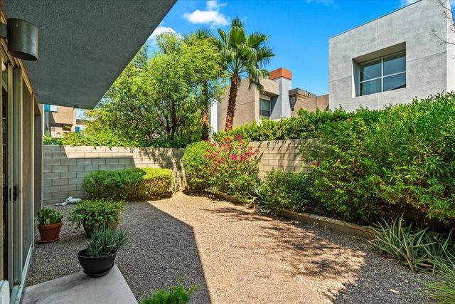 222 Breeze Loop, Palm Springs, CA 92262