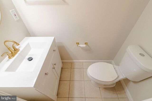 1606 SEARLES RD, Baltimore, MD 21222