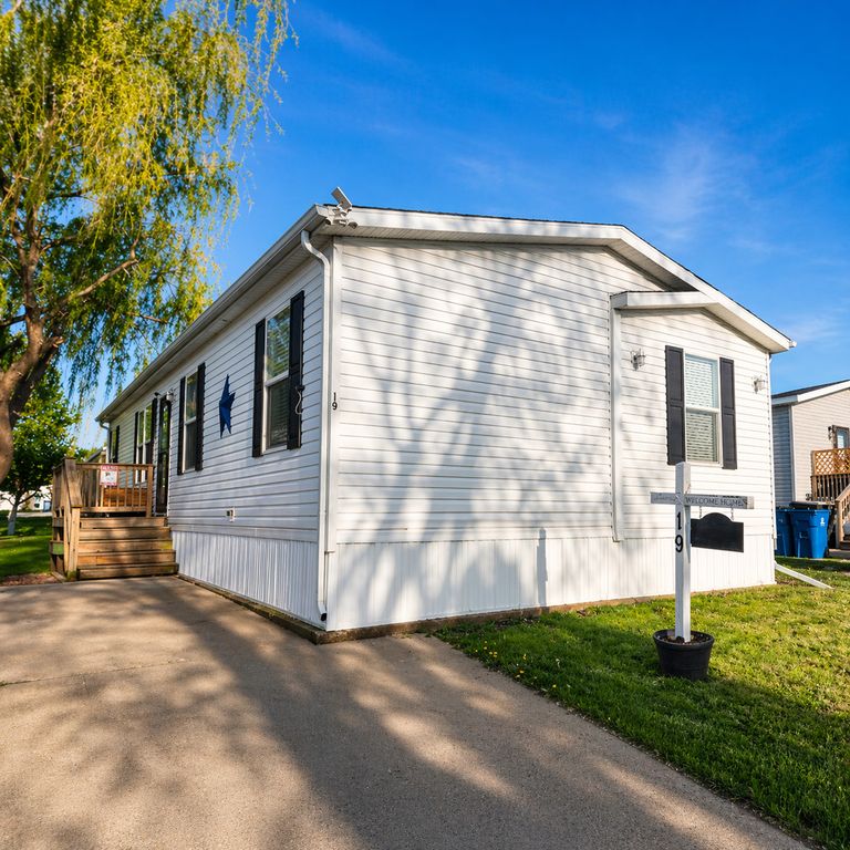 19 SAINT FRANCIS Drive, Bourbonnais, IL 60914