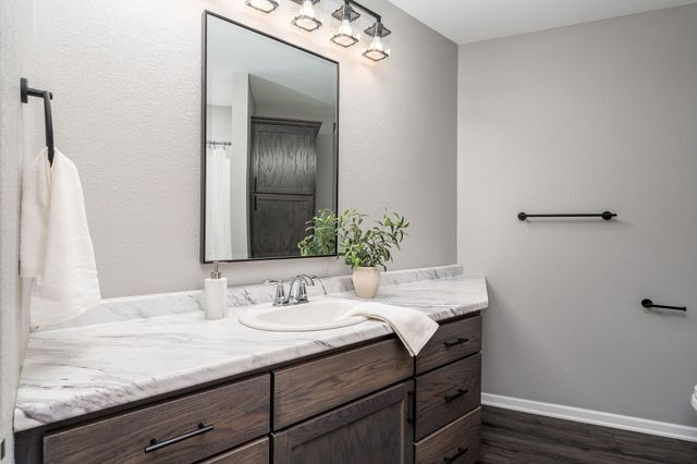 108 Ella Court, Mankato, MN 56001