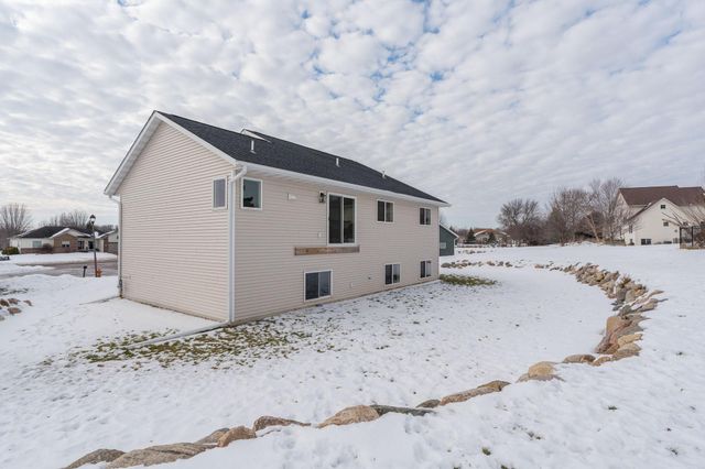 108 Ella Court, Mankato, MN 56001