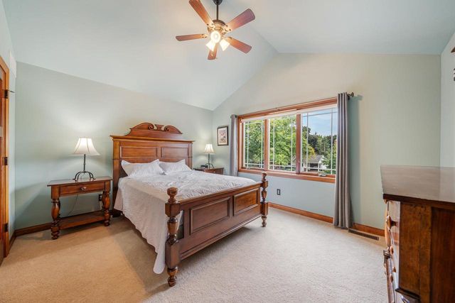 1606 S CARVER LANE, Appleton, WI 54914