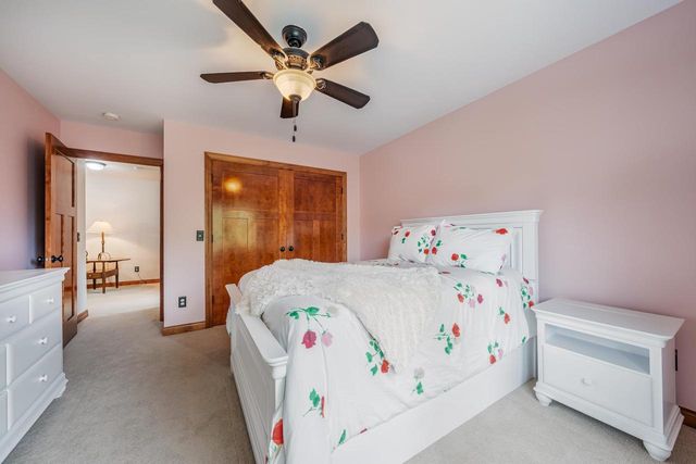 1606 S CARVER LANE, Appleton, WI 54914