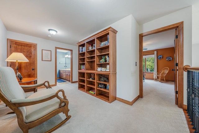 1606 S CARVER LANE, Appleton, WI 54914