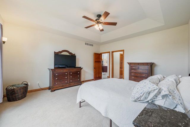 1606 S CARVER LANE, Appleton, WI 54914