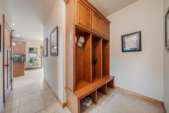 1606 S CARVER LANE, Appleton, WI 54914