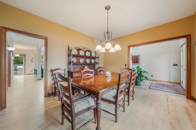 1606 S CARVER LANE, Appleton, WI 54914