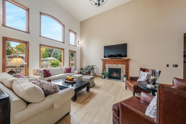 1606 S CARVER LANE, Appleton, WI 54914