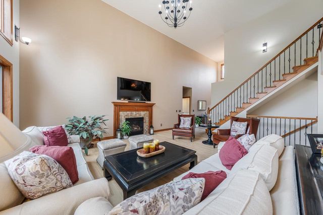 1606 S CARVER LANE, Appleton, WI 54914