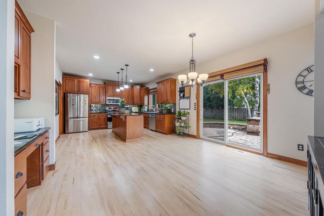 1606 S CARVER LANE, Appleton, WI 54914