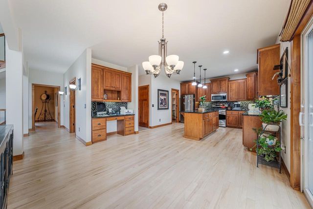 1606 S CARVER LANE, Appleton, WI 54914