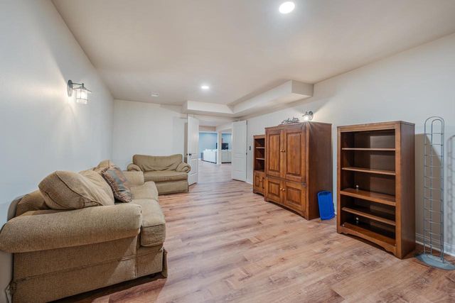 1606 S CARVER LANE, Appleton, WI 54914